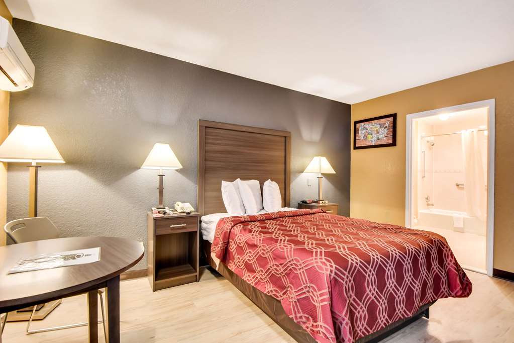 econo lodge busch gardens