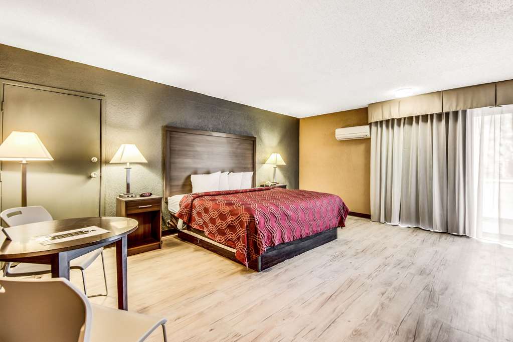 econo lodge busch gardens