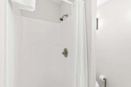 econo lodge inn and suites beaumont