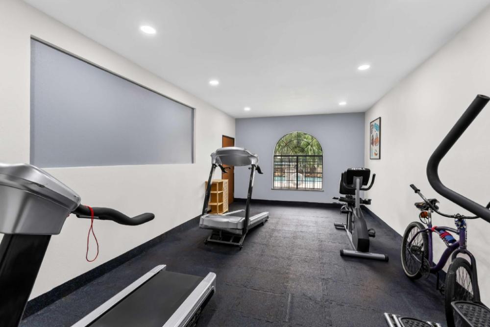 econo lodge inn and suites beaumont