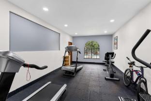 econo lodge inn and suites beaumont