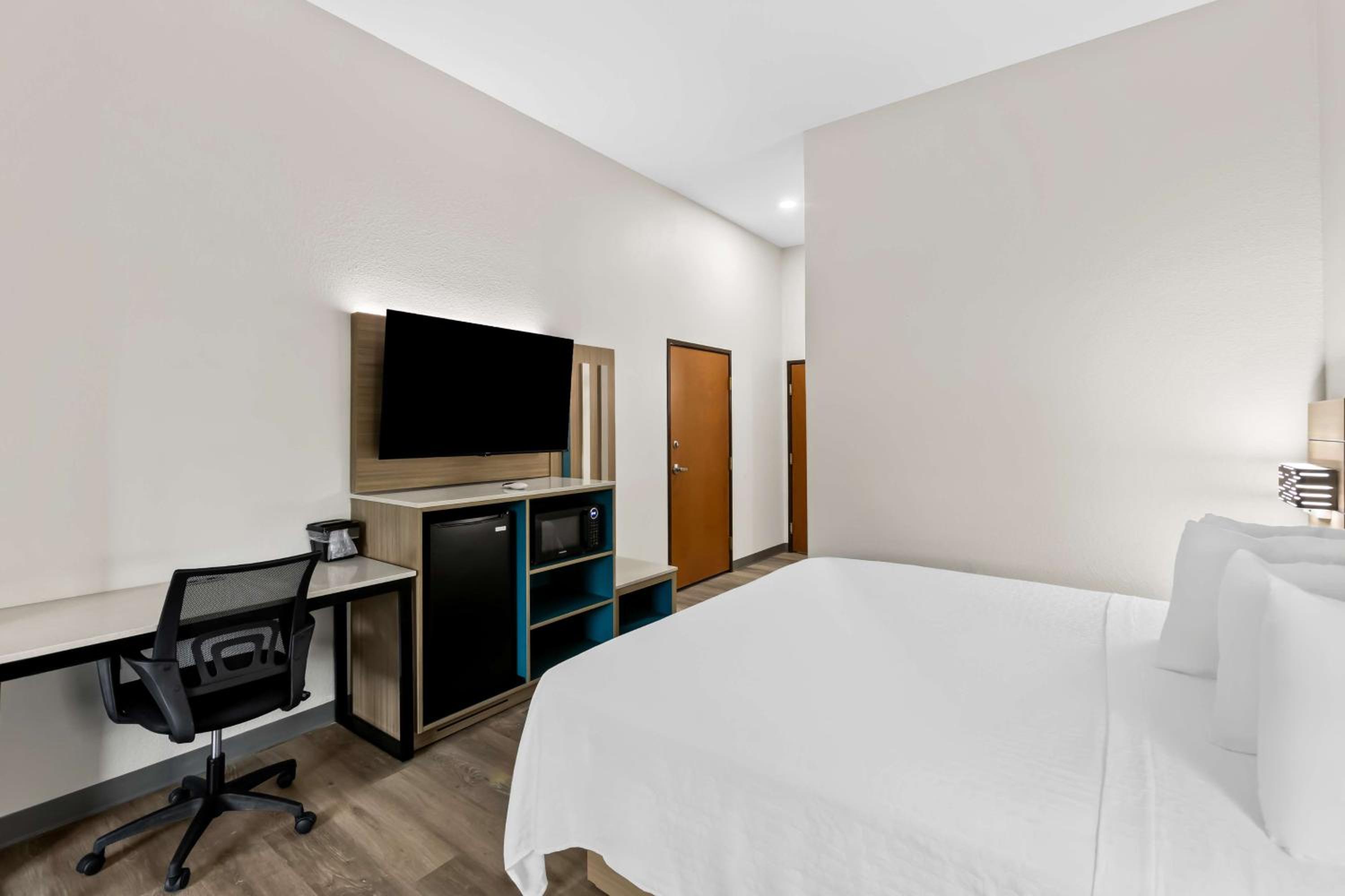 econo lodge inn and suites beaumont