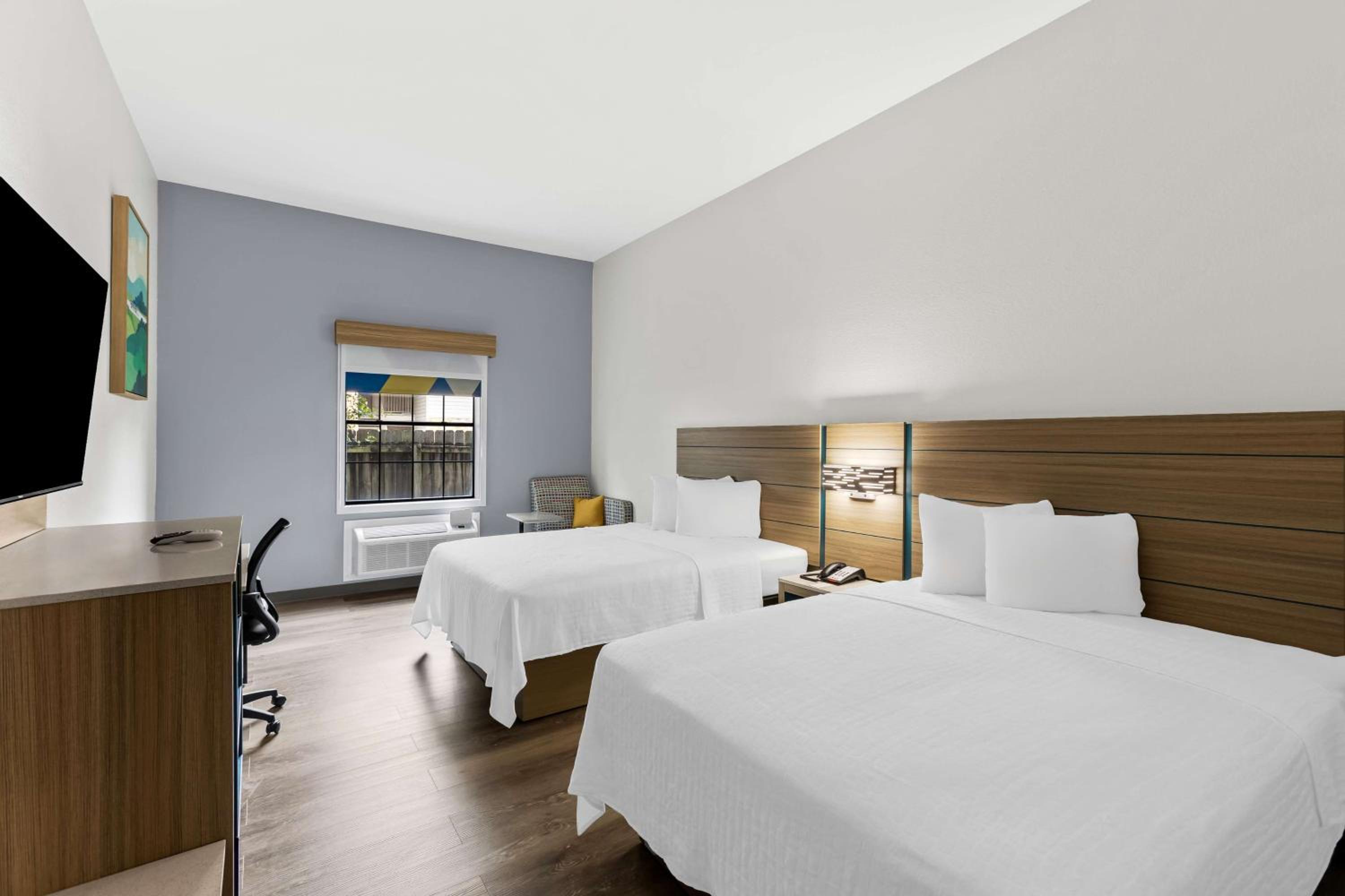 econo lodge inn and suites beaumont