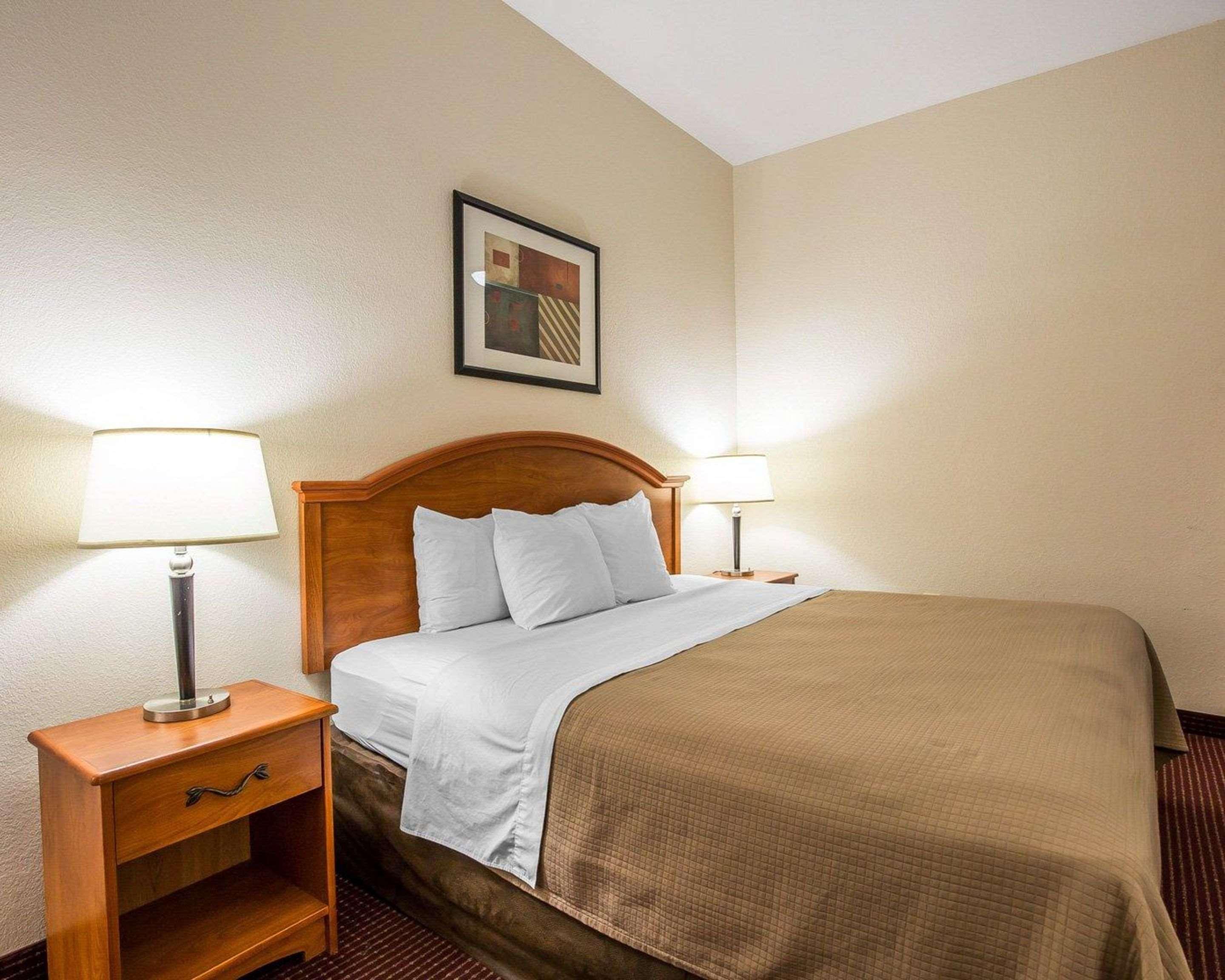 econo lodge inn and suites beaumont