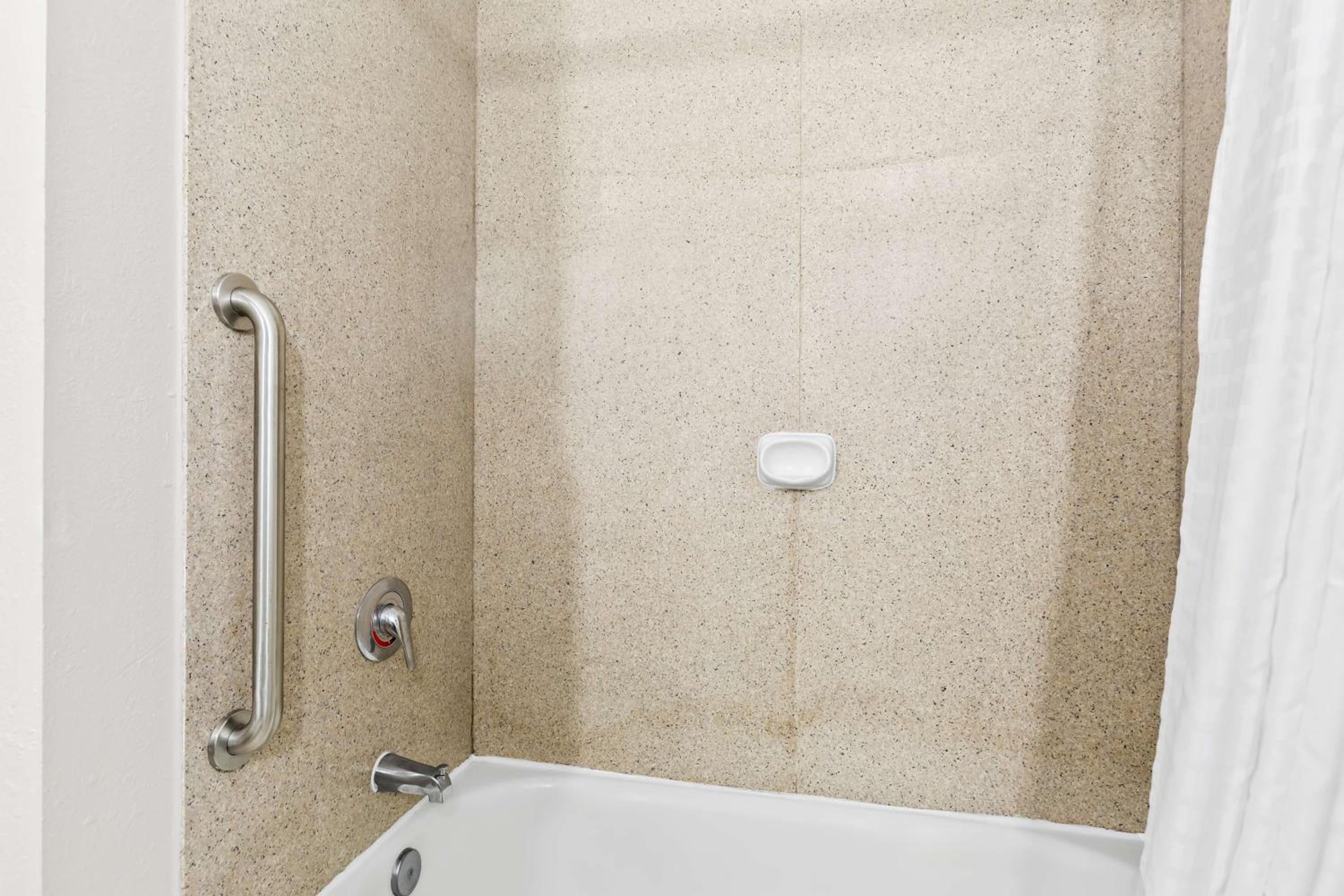 econo lodge inn and suites beaumont