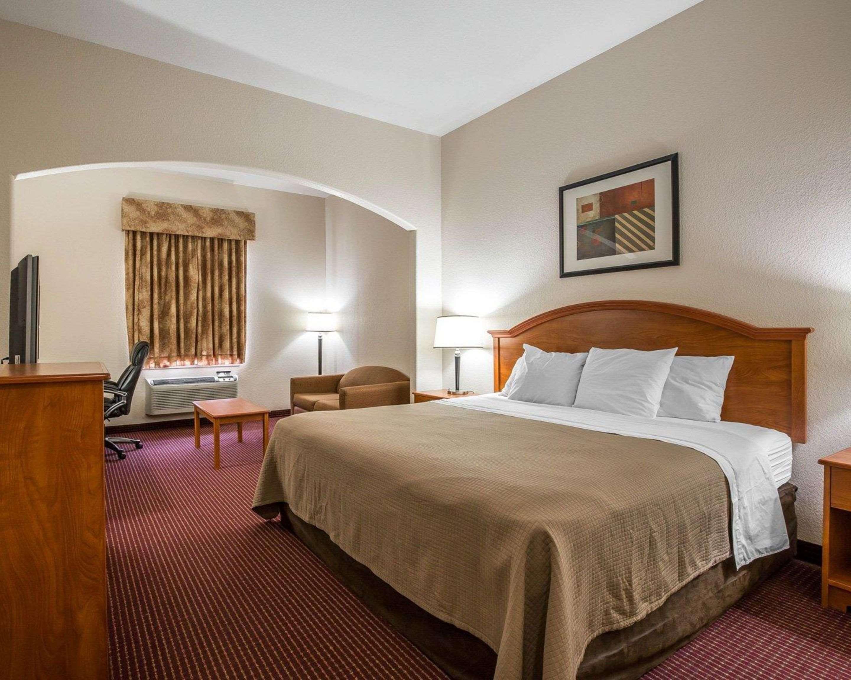 econo lodge inn and suites beaumont