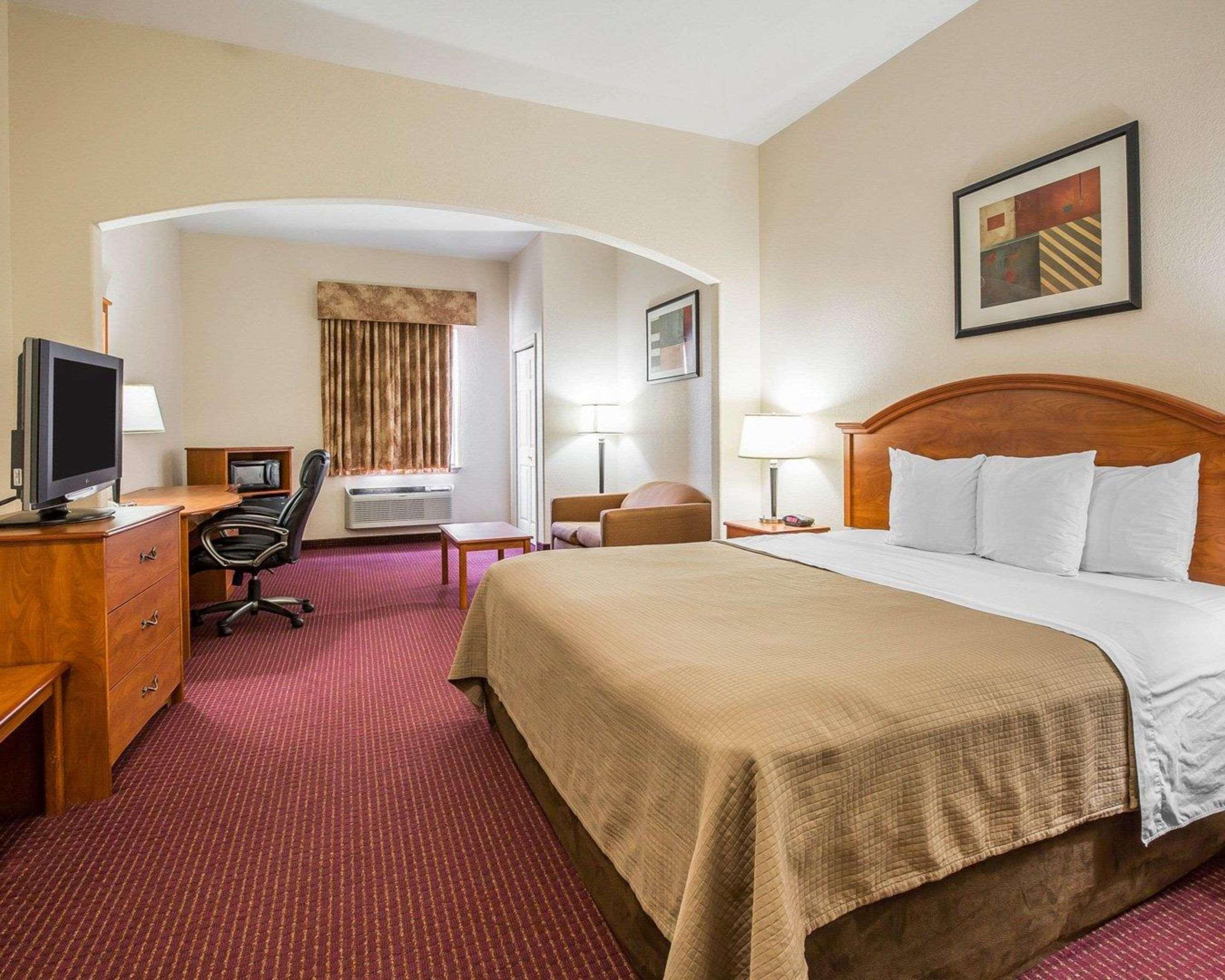 econo lodge inn and suites beaumont