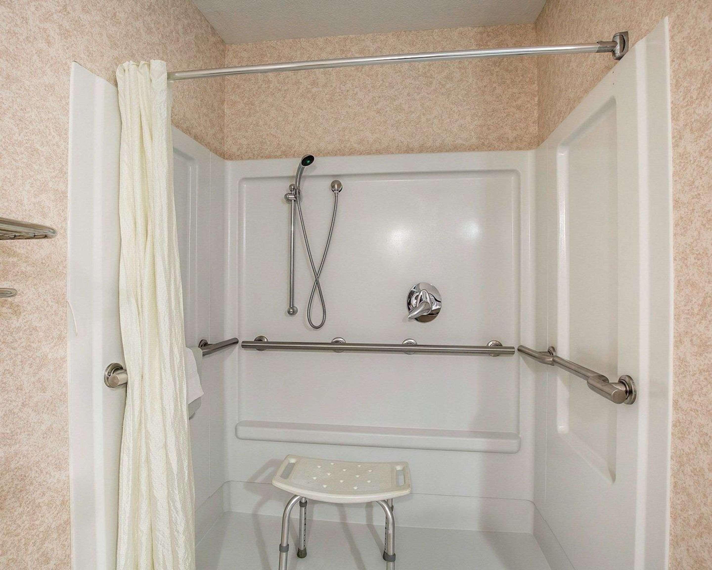 econo lodge inn and suites beaumont