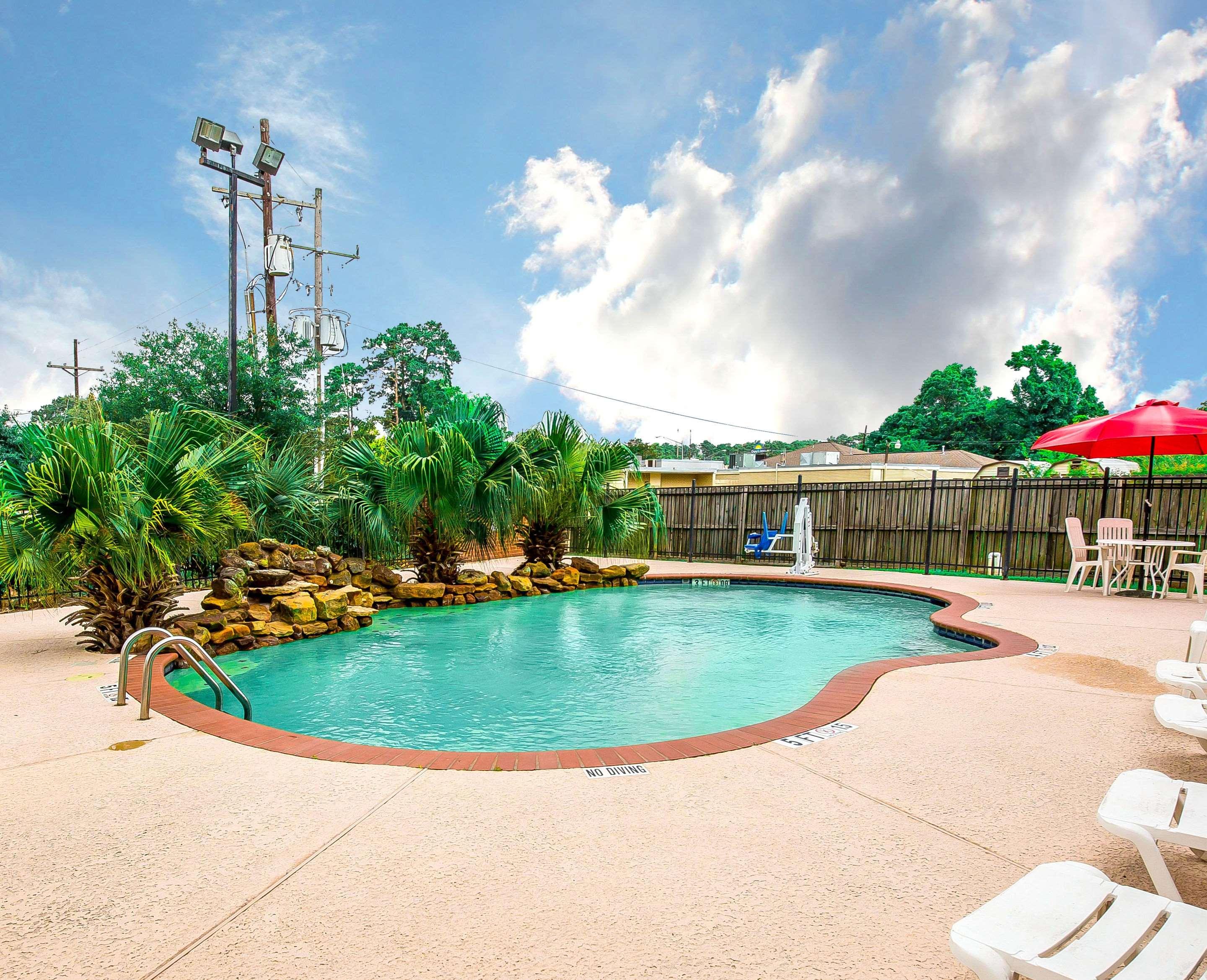 econo lodge inn and suites beaumont