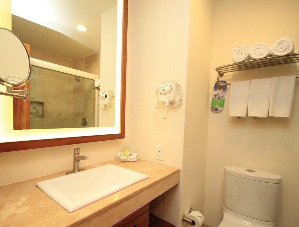 holiday inn huatulco by ihg