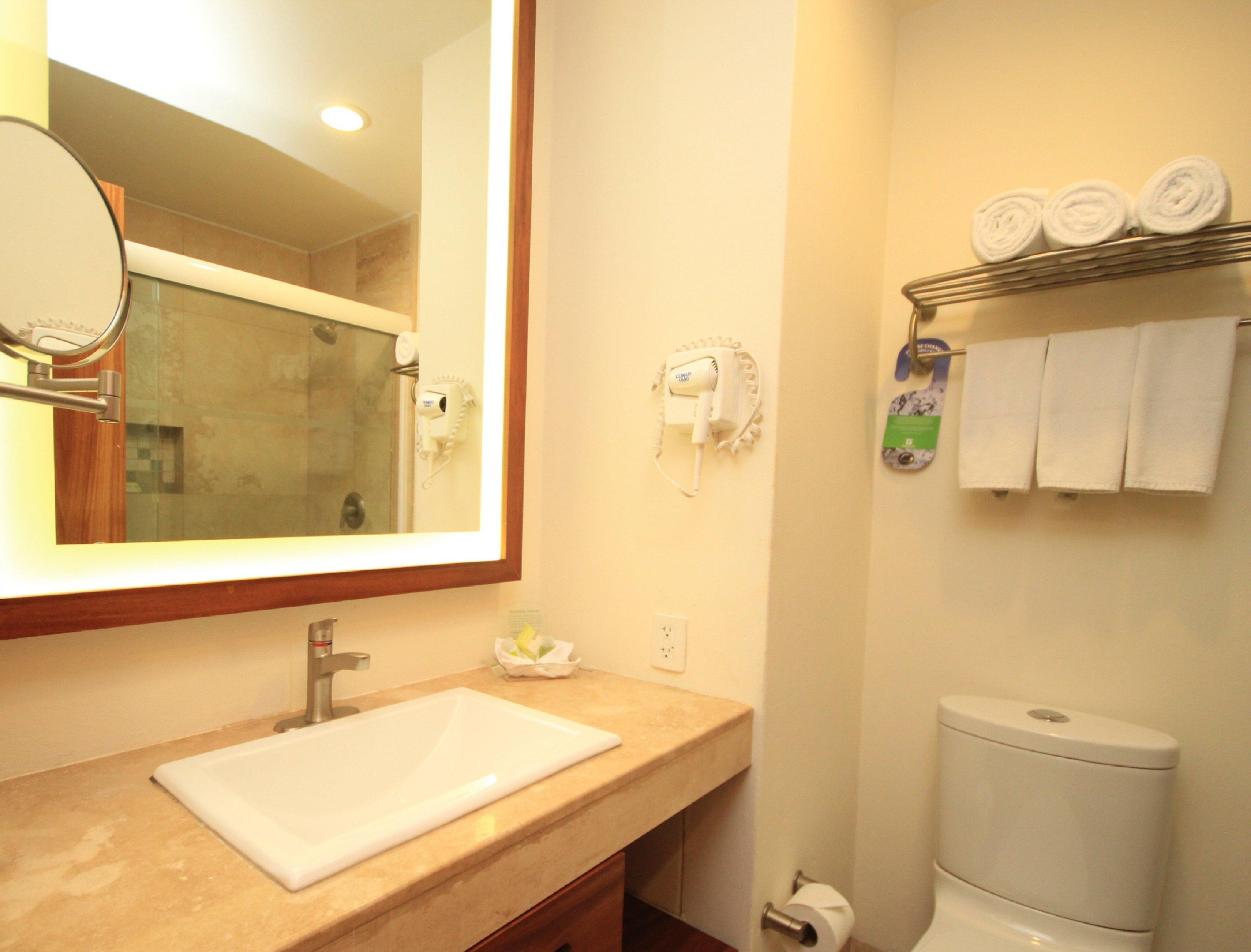 holiday inn huatulco by ihg