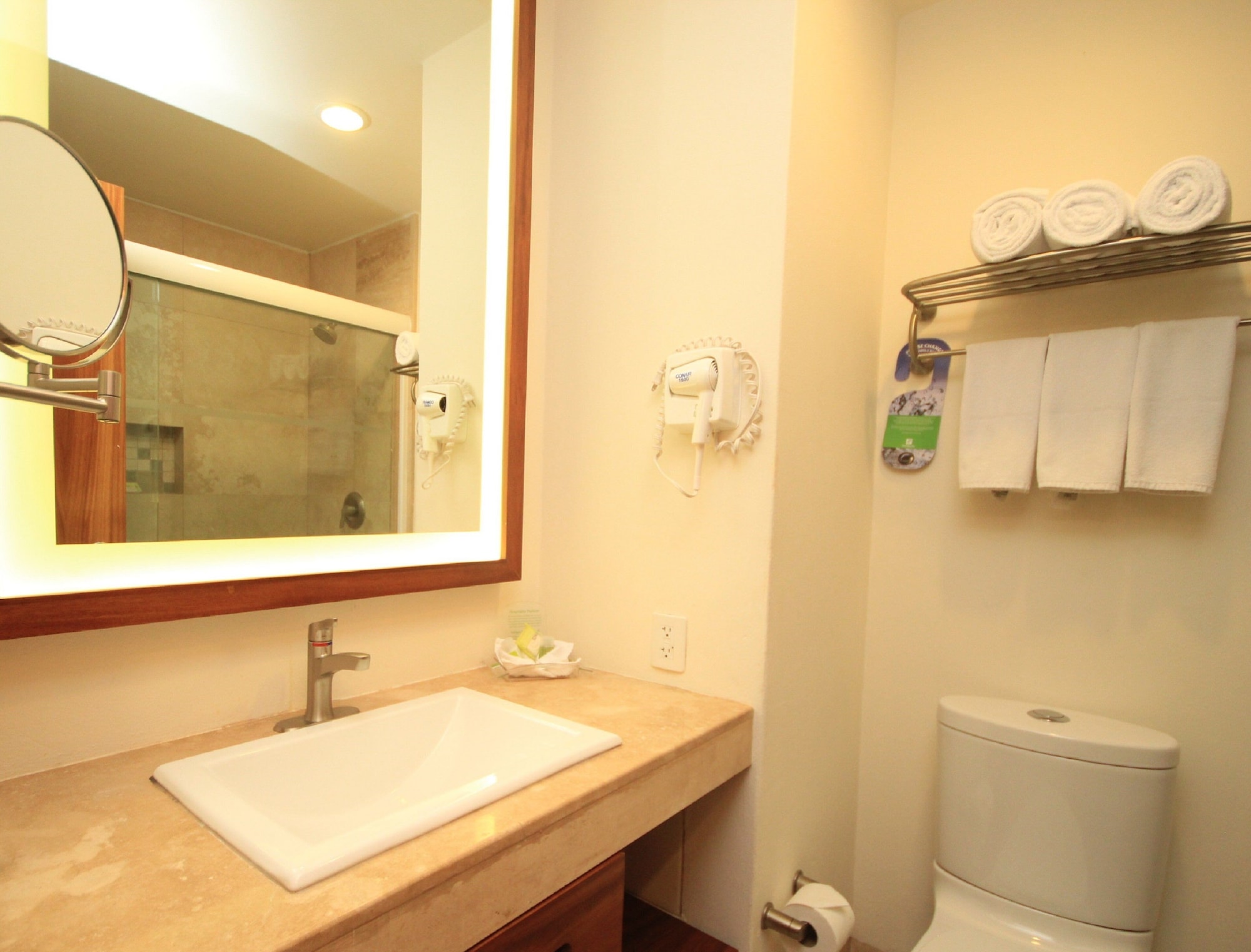 holiday inn huatulco by ihg