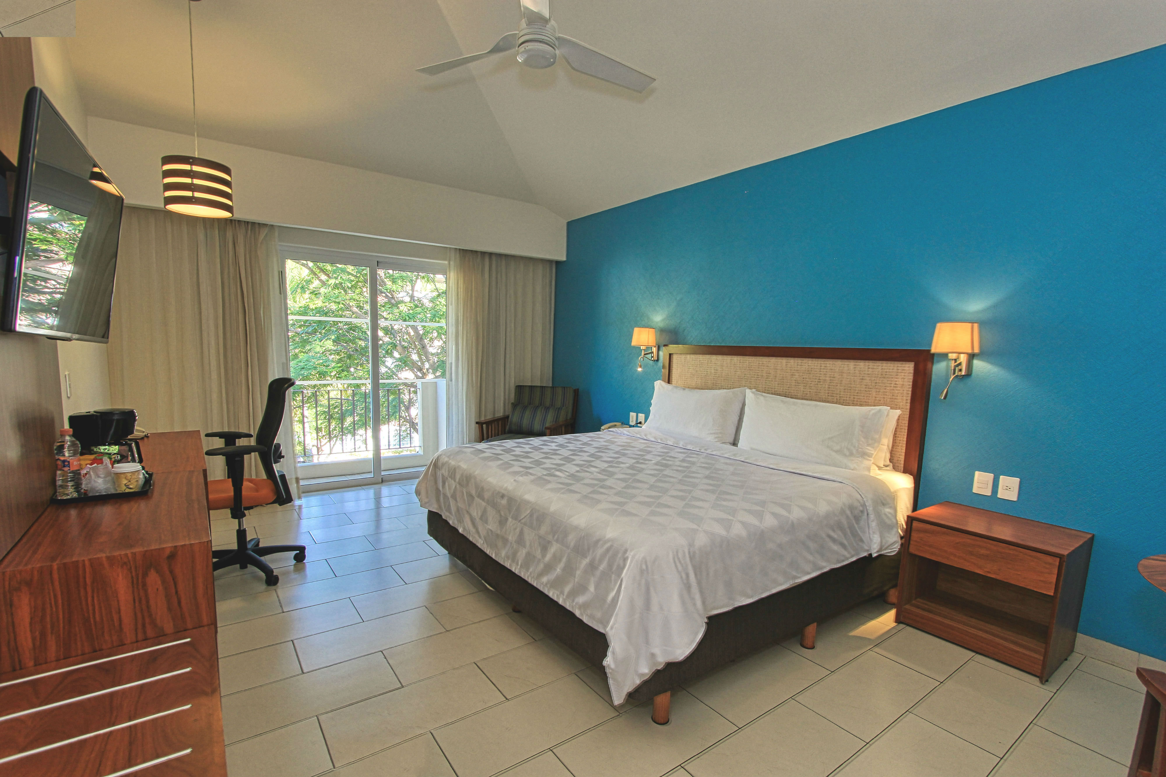holiday inn huatulco by ihg