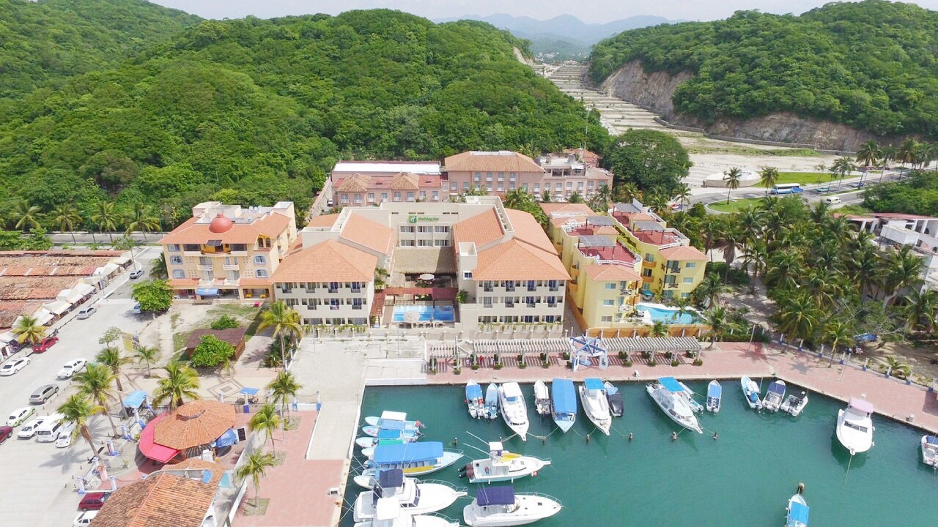 holiday inn huatulco by ihg