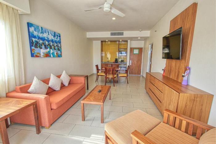 holiday inn huatulco by ihg