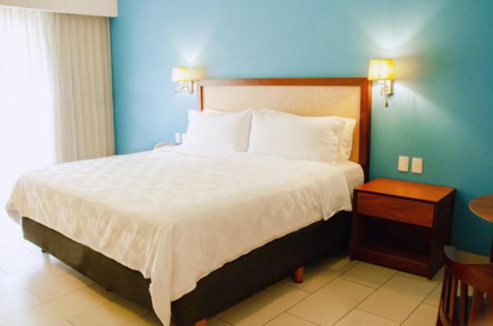 holiday inn huatulco by ihg