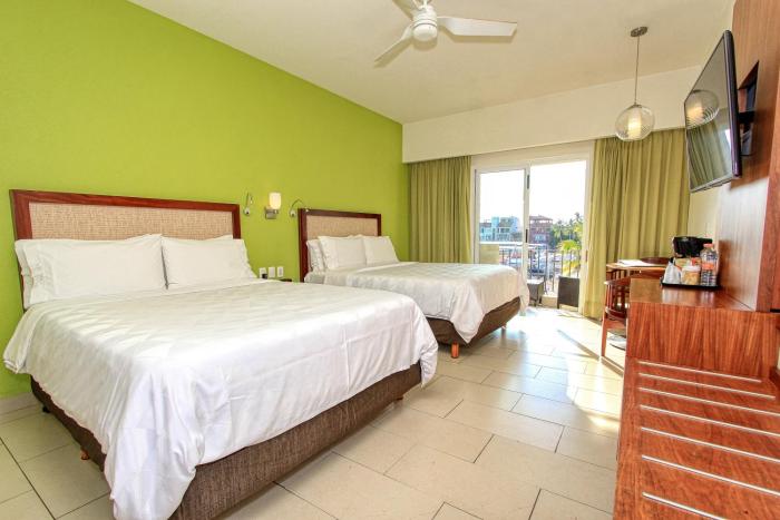 holiday inn huatulco by ihg