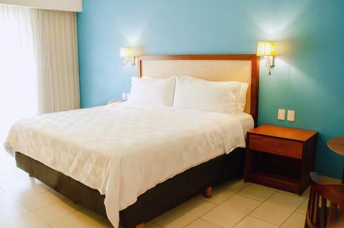holiday inn huatulco by ihg