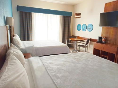 holiday inn huatulco by ihg