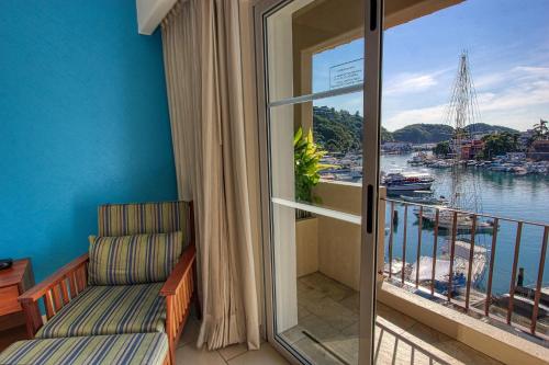 holiday inn huatulco by ihg