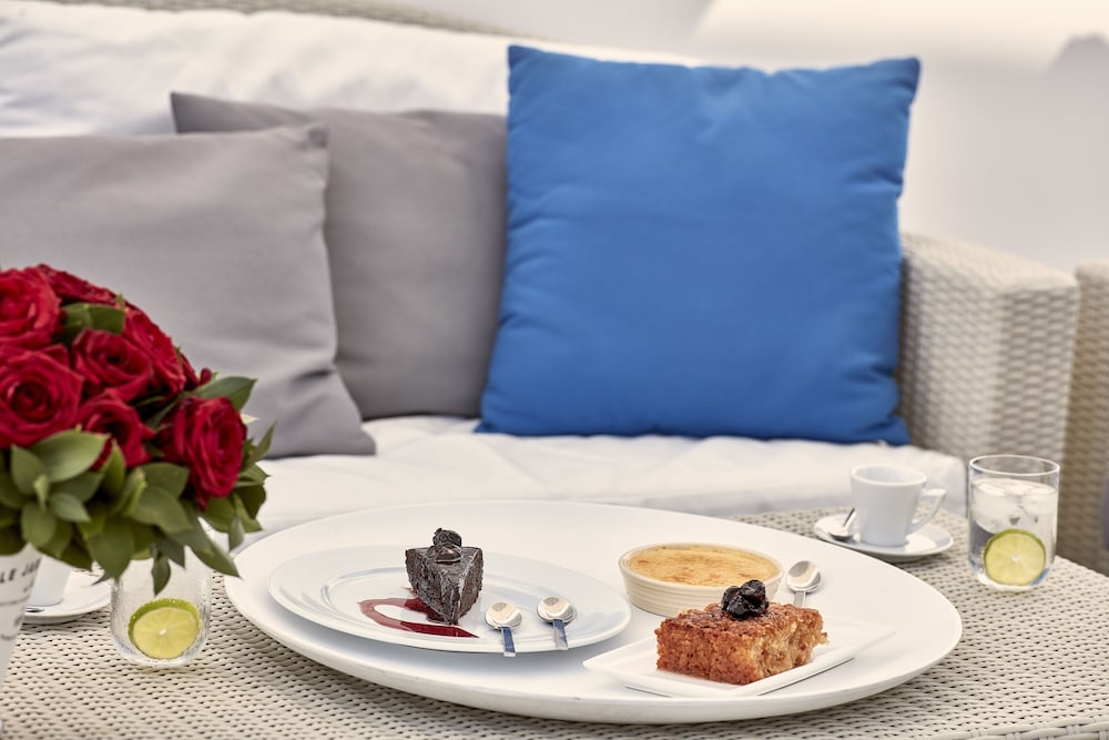 alti santorini suites adults only
