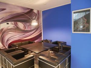 blue shades aparthotel