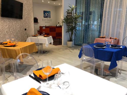 blue shades aparthotel