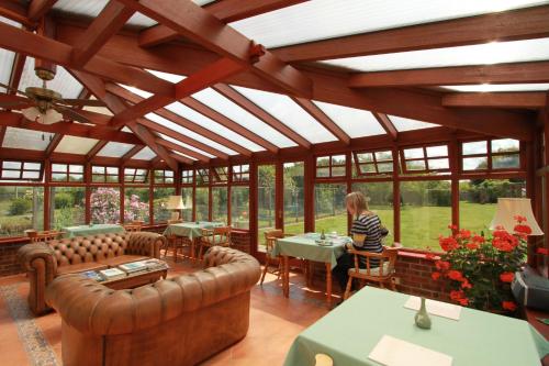 pointers guest house