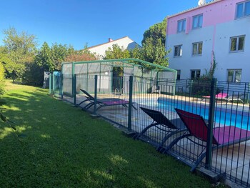 kyriad montpellier aeroport gare tgv sud de france