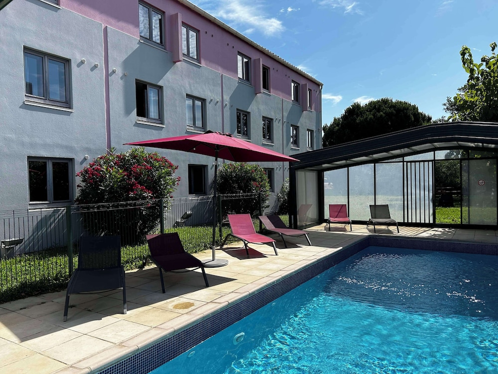 kyriad montpellier aeroport gare tgv sud de france