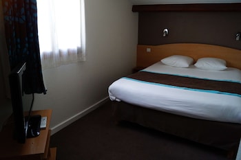 kyriad montpellier aeroport gare tgv sud de france