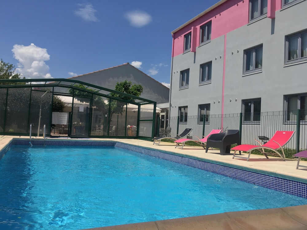 kyriad montpellier aeroport gare tgv sud de france