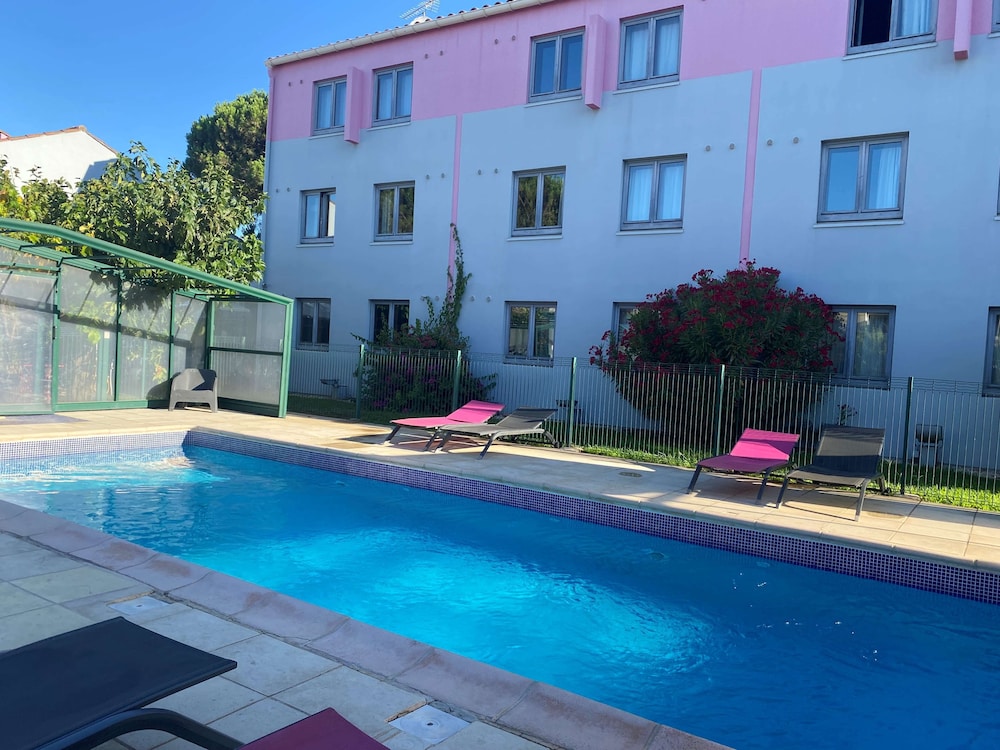 kyriad montpellier aeroport gare tgv sud de france