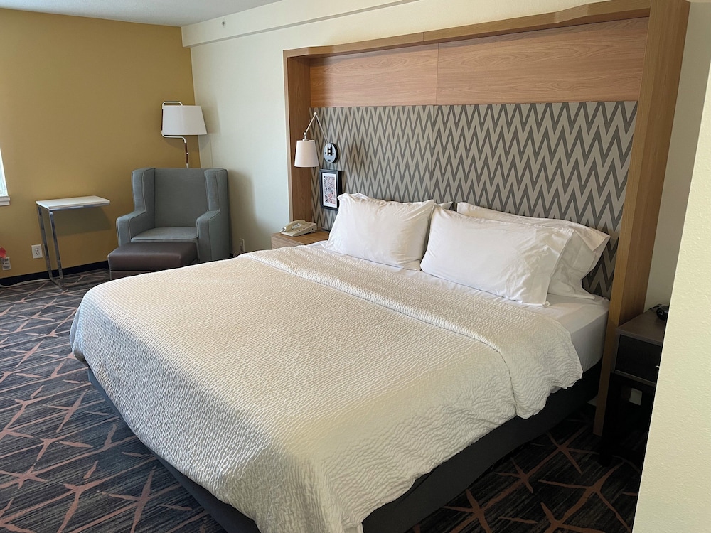 holiday inn redding by ihg