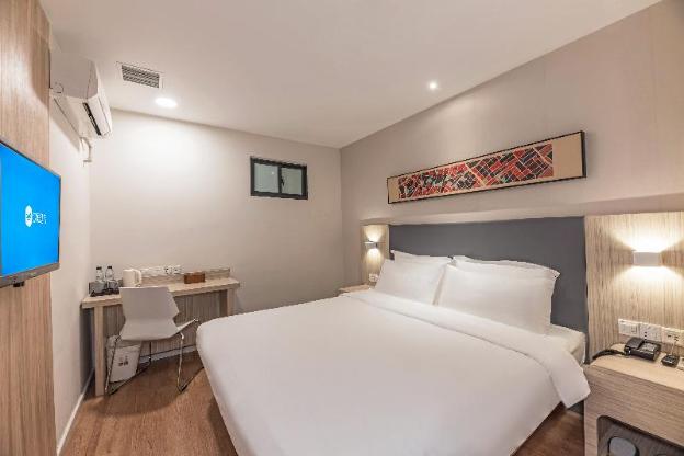 hanting hotel suzhou international education zone yuexi subway station