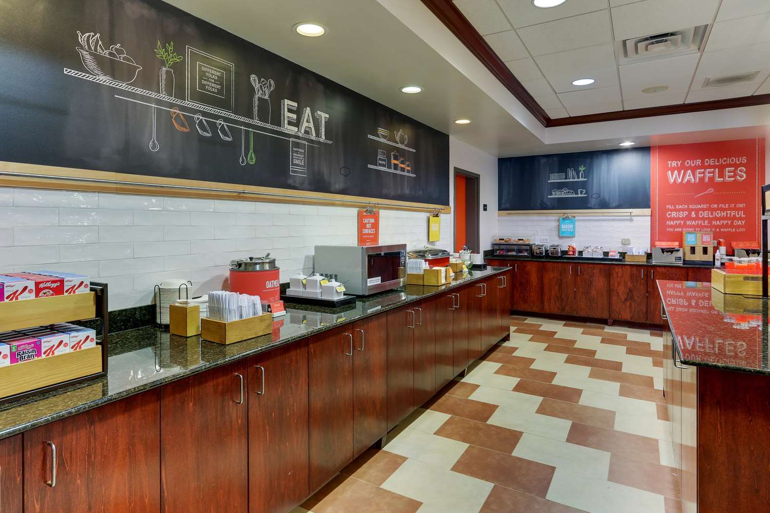 hampton inn and suites indianapolis airport