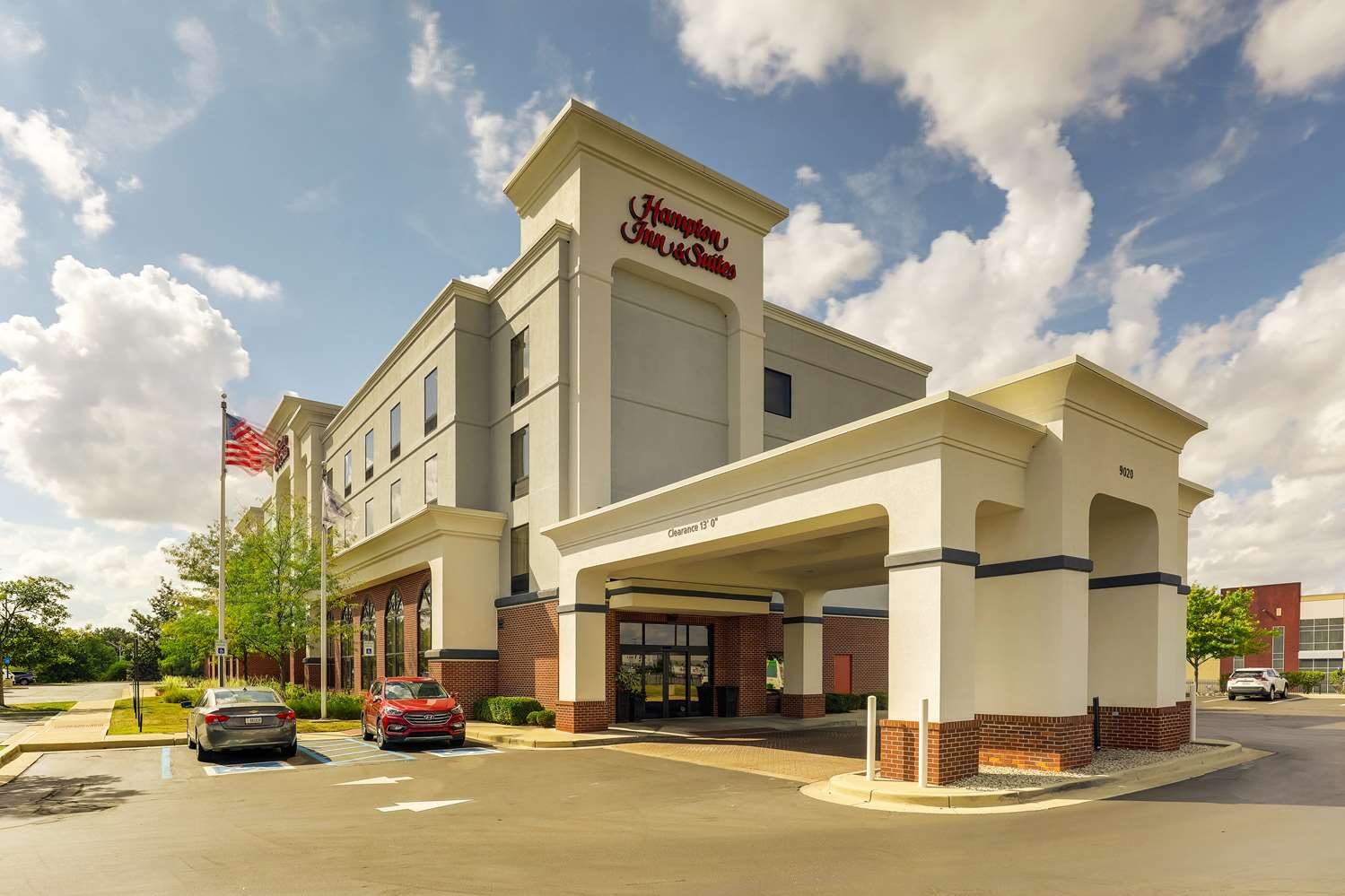 hampton inn and suites indianapolis airport