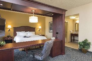 hampton inn and suites indianapolis airport