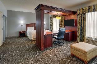hampton inn and suites indianapolis airport