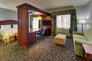 hampton inn and suites indianapolis airport