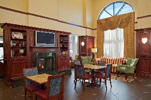 hampton inn and suites indianapolis airport
