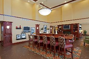 hampton inn and suites indianapolis airport