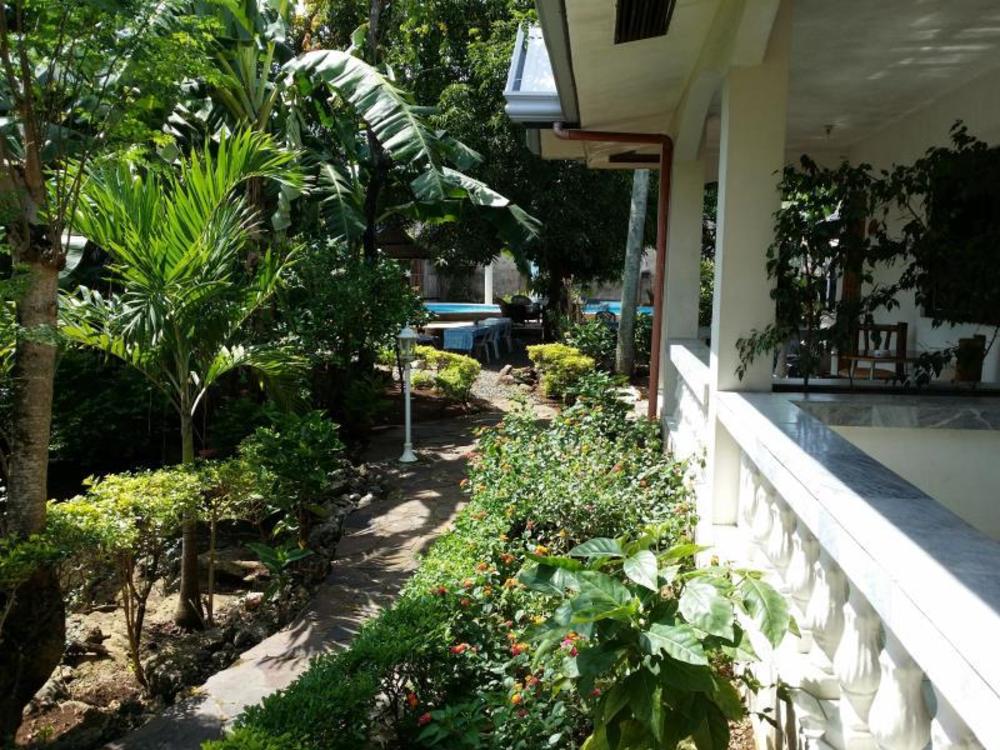 lapu lapu cottages and restaurant