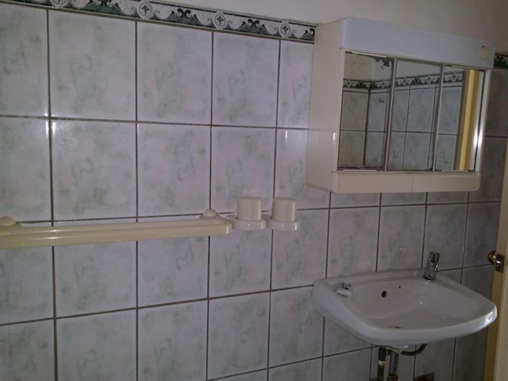 lapu lapu cottages and restaurant