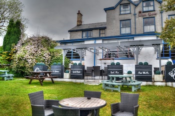 the lion hotel