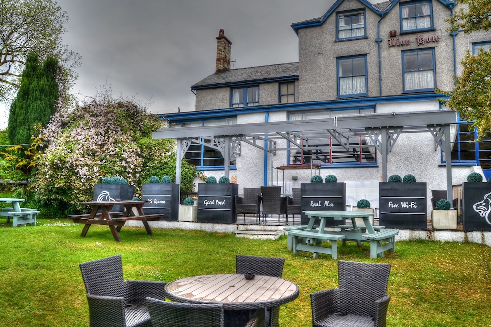 the lion hotel