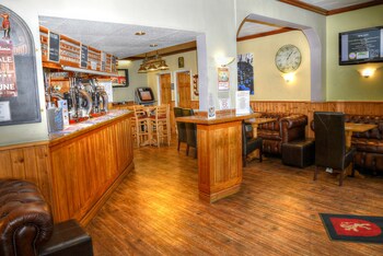 the lion hotel