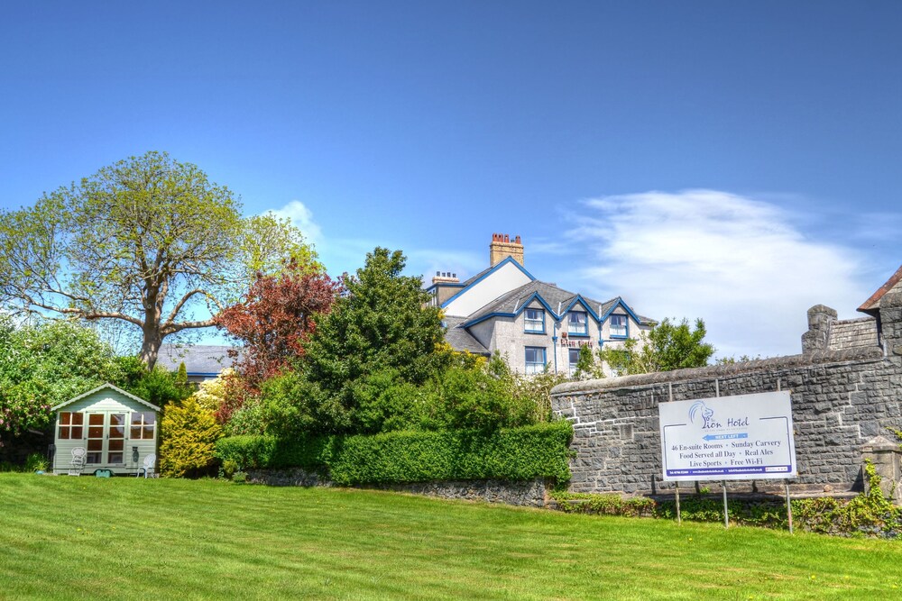 the lion hotel
