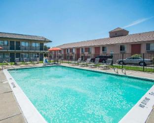 rodeway inn greeley