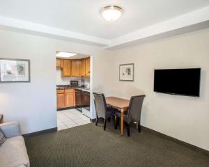 rodeway inn greeley